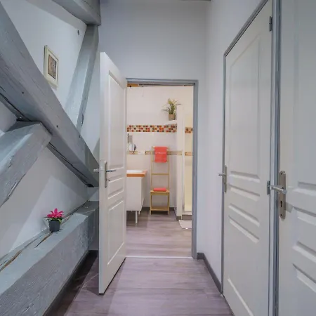 Апартаменты La Charmerie Duplex Climatise A 5min Du Vieux Port *